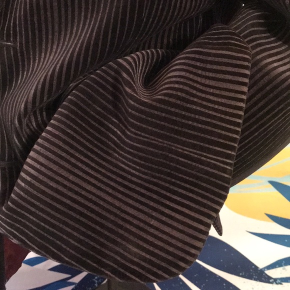 International concept Velvet Coat - Picture 16 of 17